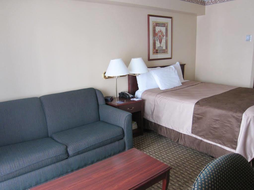 Travelodge By Wyndham Ottawa West Bagian luar foto