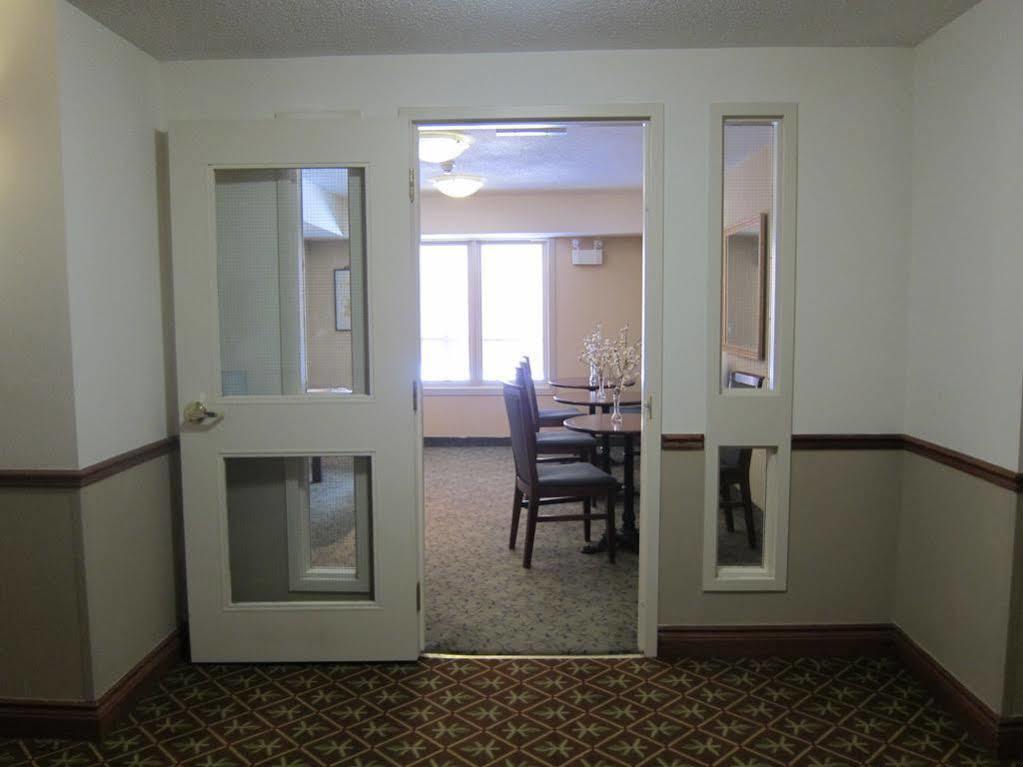 Travelodge By Wyndham Ottawa West Bagian luar foto